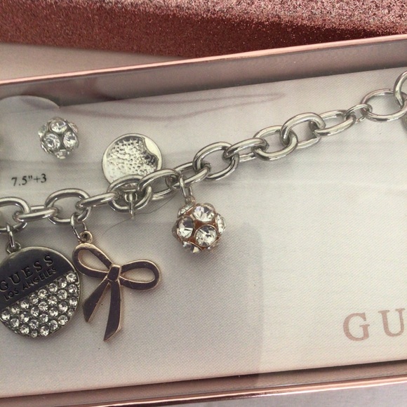 GUESS CHARM BRACELET AND EARRINGS GIFT SET NWT - Picture 8 of 9